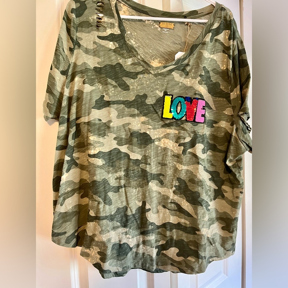 Distressed bleached V neck Camo Love tee